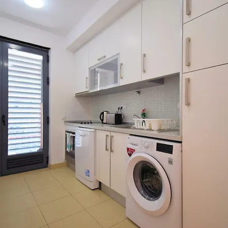 Sunny With A/c Apartamento